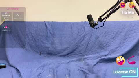 Snapshot of ahsleysnow chatting on February 24, 4:58 pm AHSLEY online show from February 24, 4:58 pm