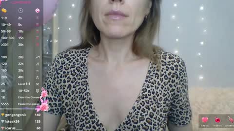 Snapshot of ahtena chatting on December 22, 4:38 pm Ahtena online show from December 22, 4:38 pm