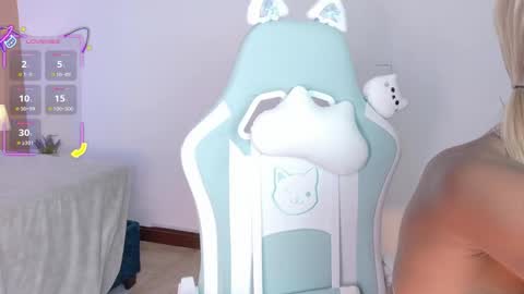 Ahvi Ebony online show from January 10, 12:07 pm