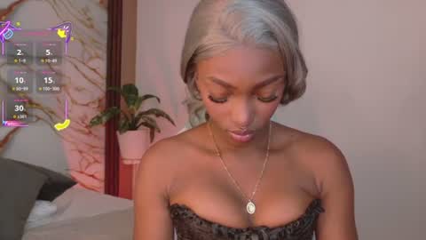 Ahvi Ebony online show from July 26, 2:46 pm