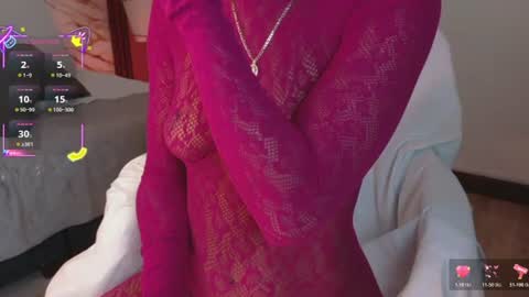 Ahvi Ebony online show from August 1, 1:32 pm