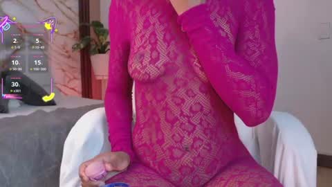 Ahvi Ebony online show from August 7, 1:02 pm
