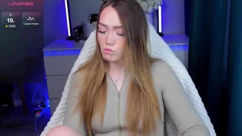 Snapshot of ai__girl chatting on November 15, 10:12 am ai__girl online show from November 15, 10:12 am