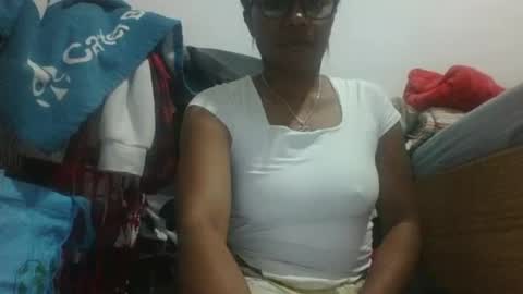 Snapshot of aicha_boobs chatting on August 5, 5:49 pm Aicha boobs online show from August 5, 5:49 pm