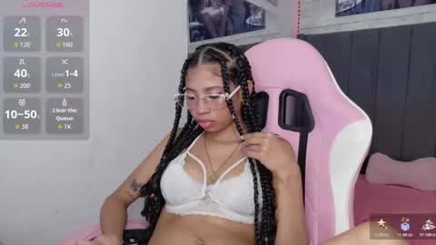 Snapshot of aida_princess chatting on February 13, 11:23 pm Aida online show from February 13, 11:23 pm