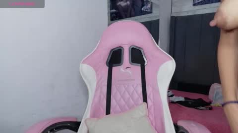 Snapshot of aida_princess chatting on February 17, 11:44 pm Aida online show from February 17, 11:44 pm