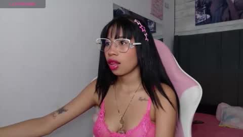 Snapshot of aida_princess chatting on February 18, 11:33 pm Aida online show from February 18, 11:33 pm