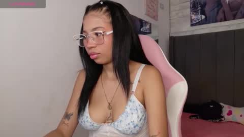 Snapshot of aida_princess chatting on February 20, 11:38 pm Aida online show from February 20, 11:38 pm