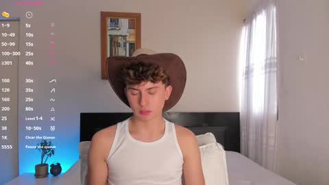 Snapshot of aidan_hale chatting on December 30, 8:36 pm A H online show from December 30, 8:36 pm