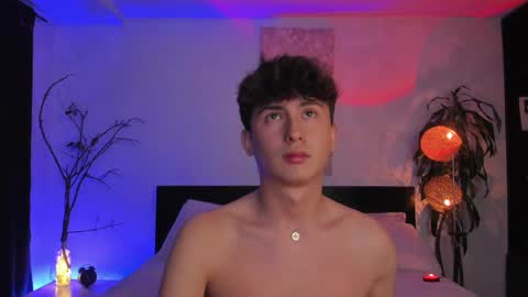 Snapshot of aidan_hale chatting on March 6, 7:36 am A H online show from March 6, 7:36 am