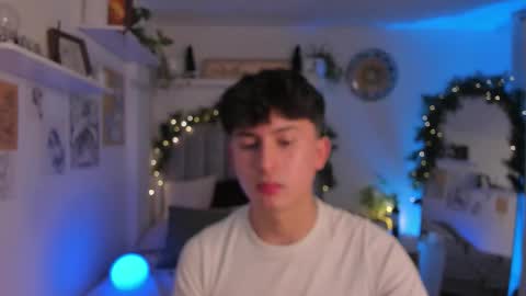 Snapshot of aidan_hale chatting on December 3, 1:57 am A H online show from December 3, 1:57 am