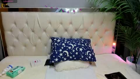 Snapshot of aidan_twink chatting on October 30, 10:43 pm AIDAN online show from October 30, 10:43 pm