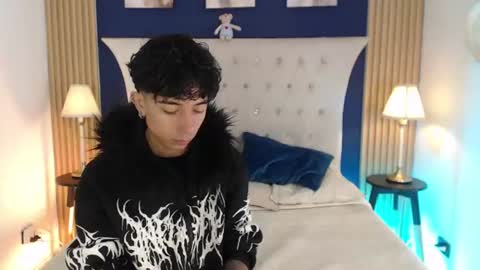 Aiden online show from July 1, 1:13 pm