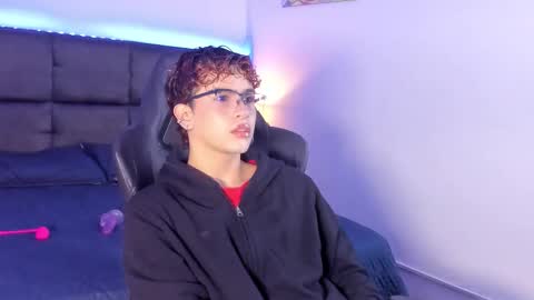 Aiden  online show from October 17, 12:08 pm