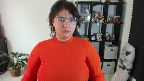 Catalina online show from February 10, 5:19 pm