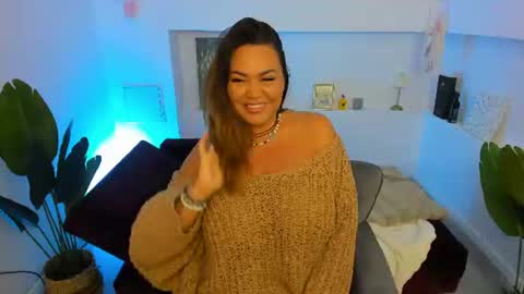 Snapshot of aileen_stone chatting on June 15, 6:32 pm Aileen online show from June 15, 6:32 pm