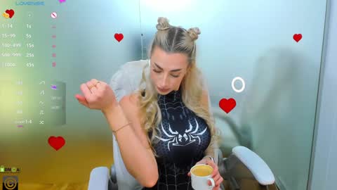 Allie  online show from November 1, 8:38 am