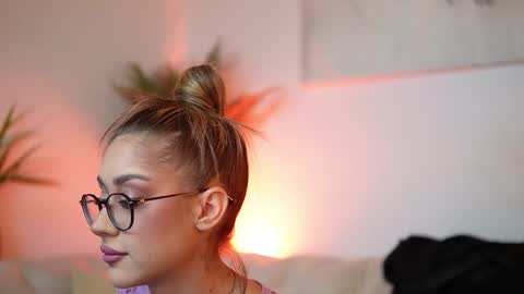  Aileen  online show from October 13, 6:41 pm