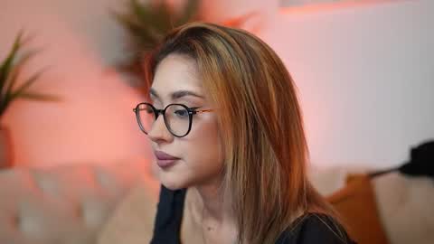  Aileen  online show from October 23, 6:39 pm