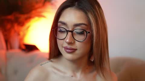 Snapshot of aileenaxa chatting on May 14, 8:15 pm Aileen online show from May 14, 8:15 pm