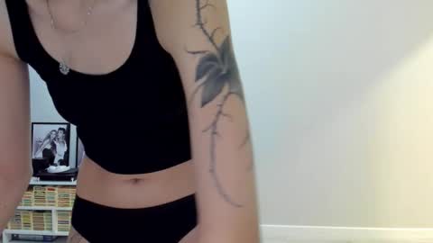 Snapshot of ailey_chao chatting on November 29, 1:30 am Ailey online show from November 29, 1:30 am