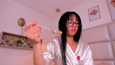 Snapshot of aily_yozuko chatting on December 31, 10:15 am Aily Yozuko online show from December 31, 10:15 am