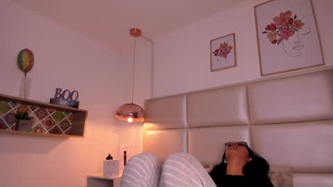 Snapshot of aily_yozuko chatting on February 1, 10:37 am Aily Yozuko online show from February 1, 10:37 am