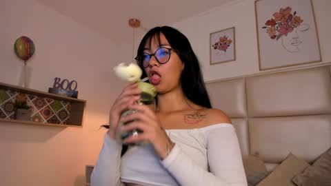 Snapshot of aily_yozuko chatting on February 5, 2:51 am Aily Yozuko online show from February 5, 2:51 am