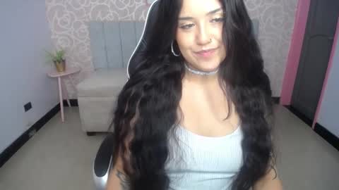 ailyn_ch1 online show from October 25, 4:57 pm