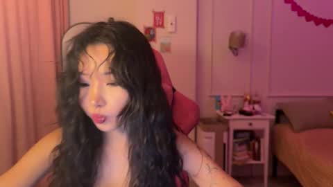 Snapshot of aimeclarks chatting on March 3, 5:46 am Aime online show from March 3, 5:46 am