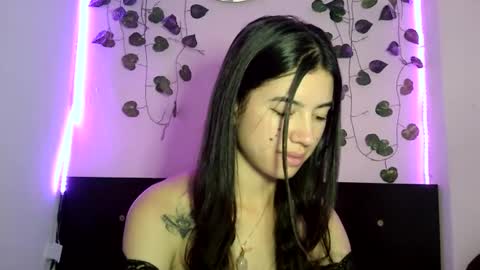 J  online show from December 6, 5:00 pm