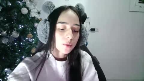 Snapshot of aineangeel chatting on January 11, 12:44 am AINE online show from January 11, 12:44 am