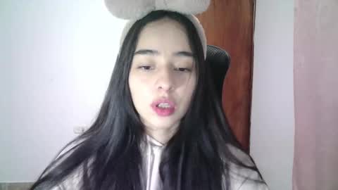 Snapshot of aineangeel chatting on September 9, 12:32 am AINE online show from September 9, 12:32 am