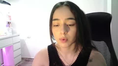 Snapshot of aineangeel chatting on November 21, 12:21 am AINE online show from November 21, 12:21 am