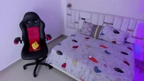  Ainoa online show from November 26, 11:11 am