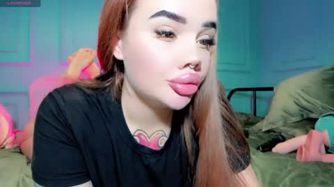 Snapshot of aira_vi chatting on December 30, 3:35 pm Aira online show from December 30, 3:35 pm