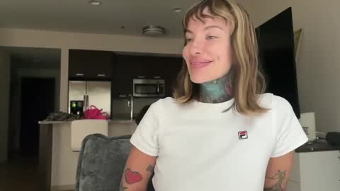 Snapshot of airgeadx chatting on November 8, 3:01 pm Airgead online show from November 8, 3:01 pm