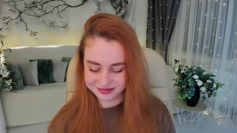 Snapshot of airysilhouette chatting on November 27, 4:36 am Louise online show from November 27, 4:36 am