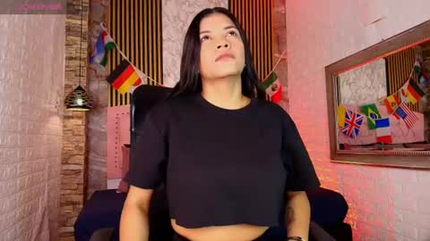 Snapshot of aisha__cambell chatting on June 22, 11:51 am aisha__cambell online show from June 22, 11:51 am