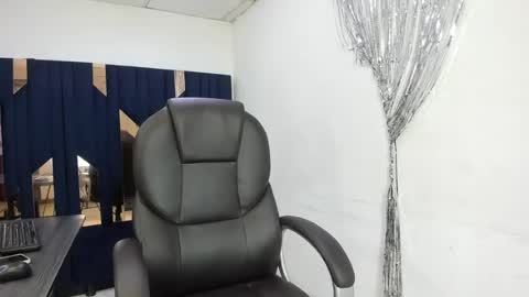 Aisha online show from August 2, 9:46 pm