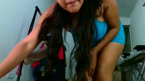 Snapshot of aisha_koswell3 chatting on March 21, 3:15 pm aisha koswell3 online show from March 21, 3:15 pm