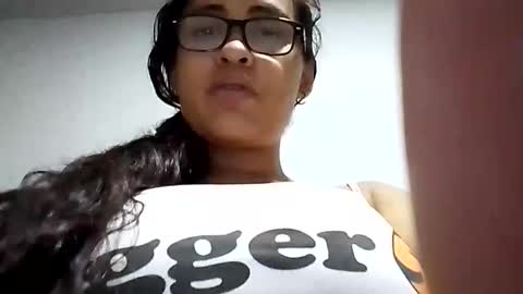 Snapshot of aisha_koswell3 chatting on April 12, 10:31 am aisha koswell3 online show from April 12, 10:31 am