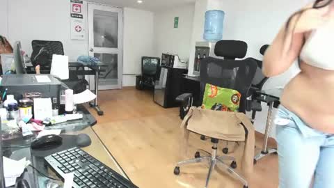 Katie   online show from June 24, 3:11 pm