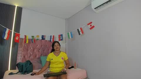 Snapshot of aisha_moore chatting on June 23, 7:34 pm AISHA MOORE online show from June 23, 7:34 pm