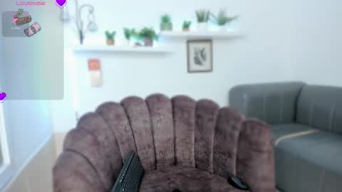 aisha online show from March 6, 6:48 pm