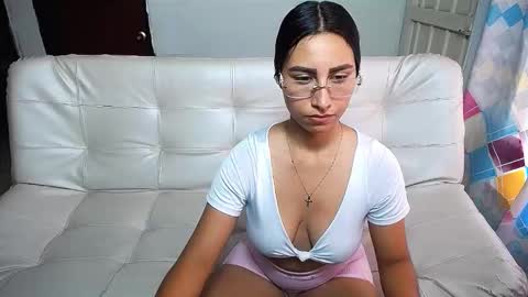 Snapshot of aisha_stacey0410 chatting on March 7, 3:09 pm aisha_stacey0410 online show from March 7, 3:09 pm