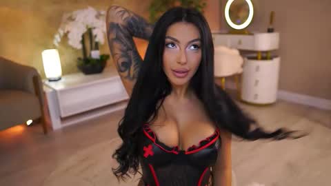 Snapshot of aishaadevoe chatting on October 31, 6:42 pm Maddy online show from October 31, 6:42 pm