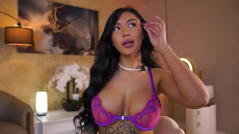 Snapshot of aishaadevoe chatting on November 5, 6:52 pm Maddy online show from November 5, 6:52 pm