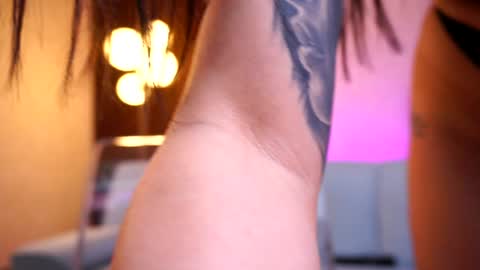 Snapshot of aishaaya chatting on December 22, 9:11 am Lora online show from December 22, 9:11 am