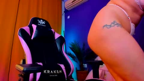 Snapshot of aishaaya chatting on February 13, 4:50 pm Lora online show from February 13, 4:50 pm